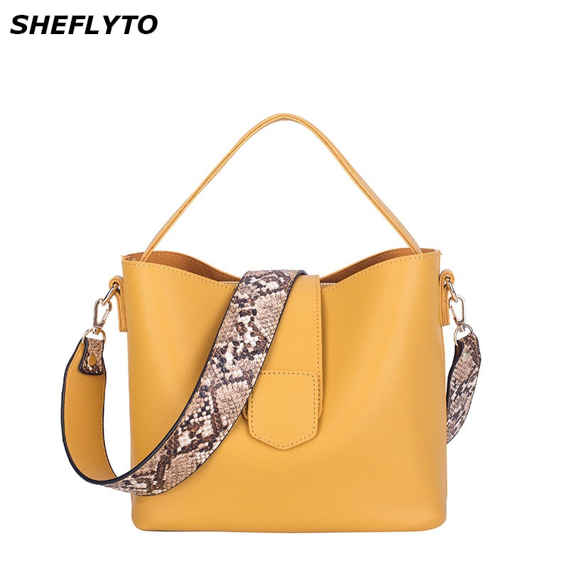 LOUIS CARDY Leather Slingbag, Women's Fashion, Bags & Wallets, Cross-body  Bags on Carousell