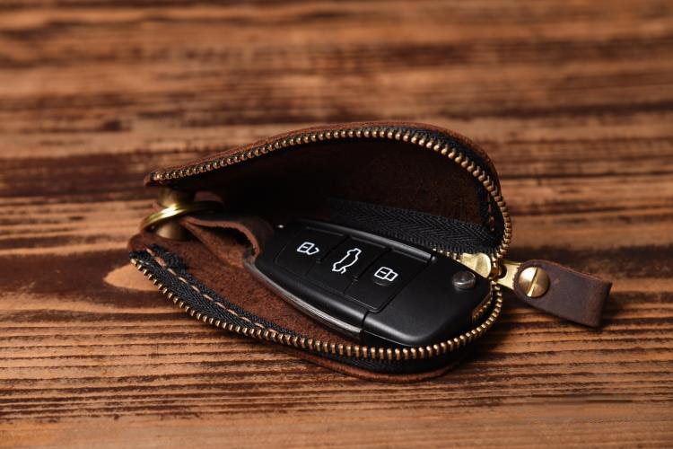 Genuine Leather Vintage Men’s Keychain Holder Wallets Style 2 with Buckle